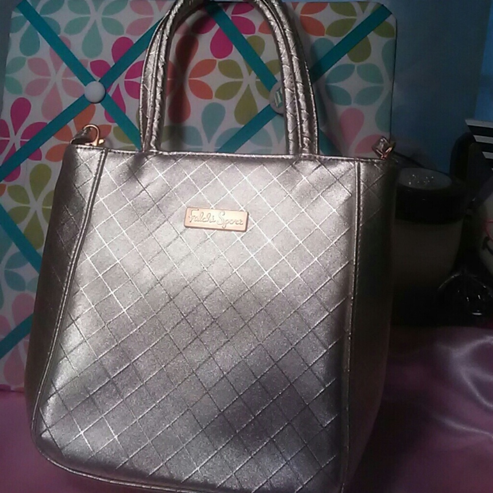 4x20New Falchi sport bag